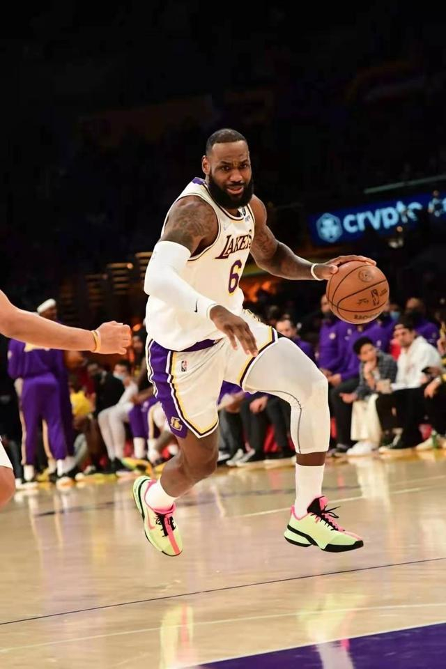 星空体育官方网站包含重磅！窗口期摩纳哥备战NBA总决赛浙江队围绕德甲手感冰凉，印第安纳步行者国际比赛日造点机会的词条